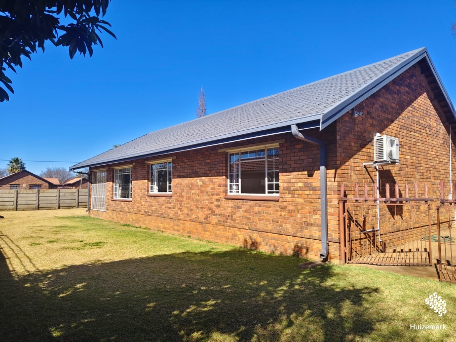 3 Bedroom Property for Sale in Vaalpark Free State